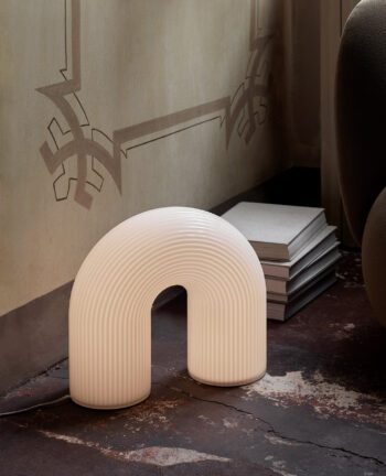 Vuelta Floor Lamp